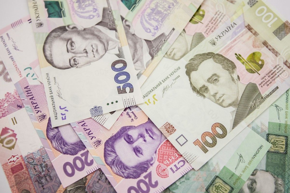 Середня зарплата в Україні у грудні перевищила 10,5 тис. грн, – дані Держстату