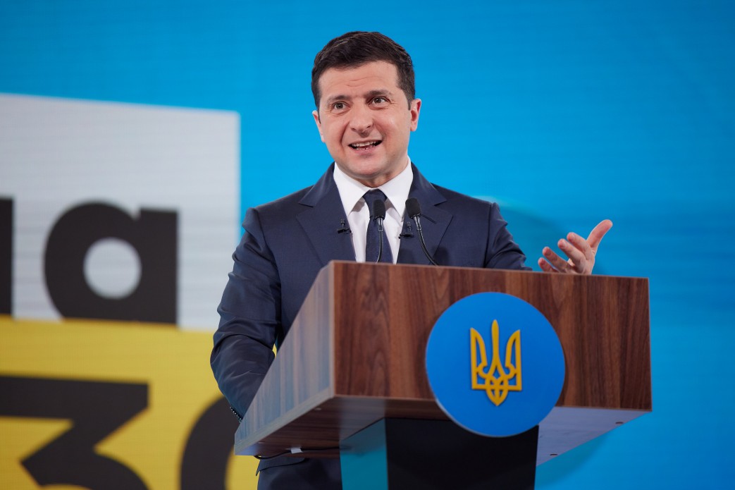 Українські телеканали мають рекламувати нашу державу у світі – Президент