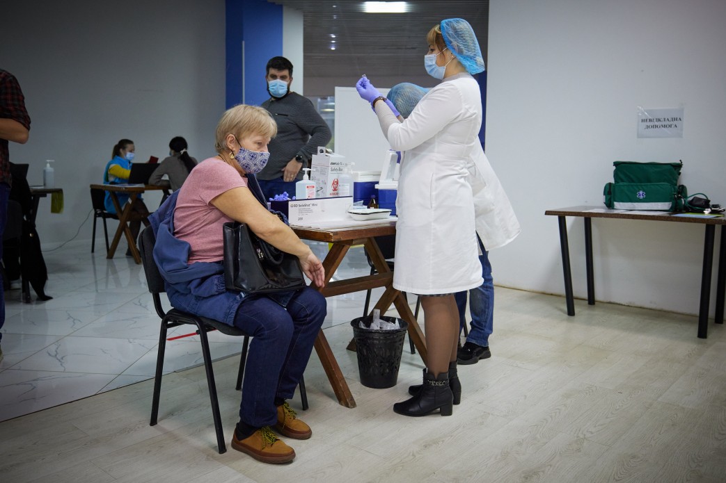 Центр масової вакцинації у ПД «Листопад» у Полтаві припиняє роботу, новий ЦМВ запрацює у Центрі культури та дозвілля
