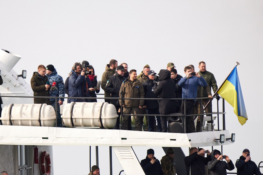 Президент ознайомився з порядком несення служби Морською охороною ДПСУ в акваторії Азовського моря