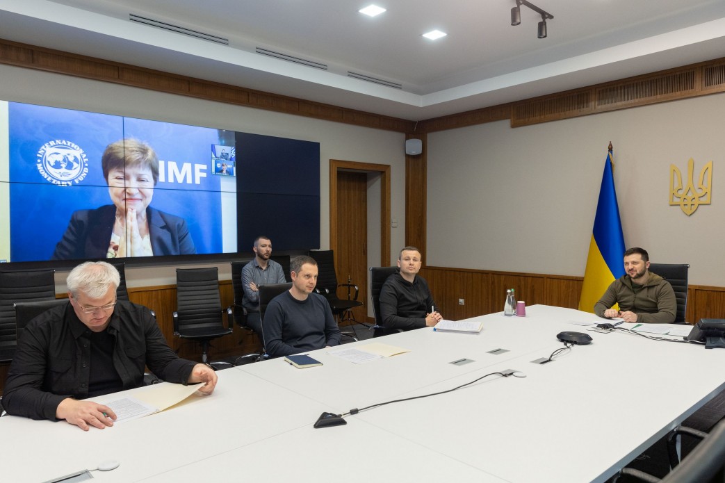 Президент обговорив з директором-розпорядником МВФ підтримку економіки України під час війни