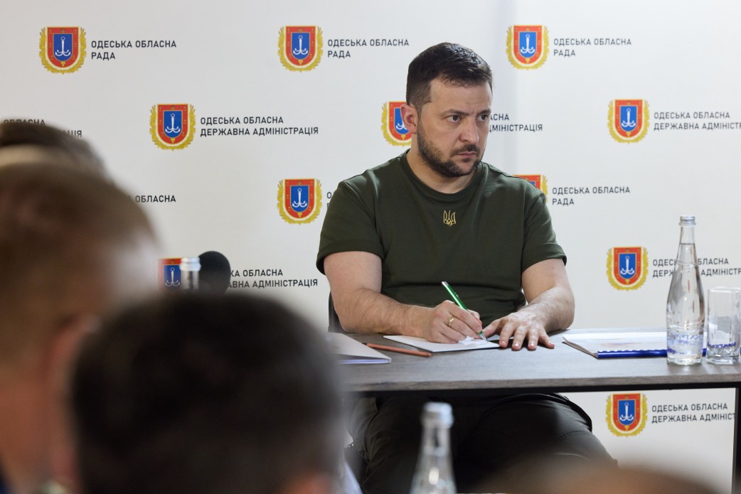 Володимир Зеленський провів нараду щодо ситуації на Одещині