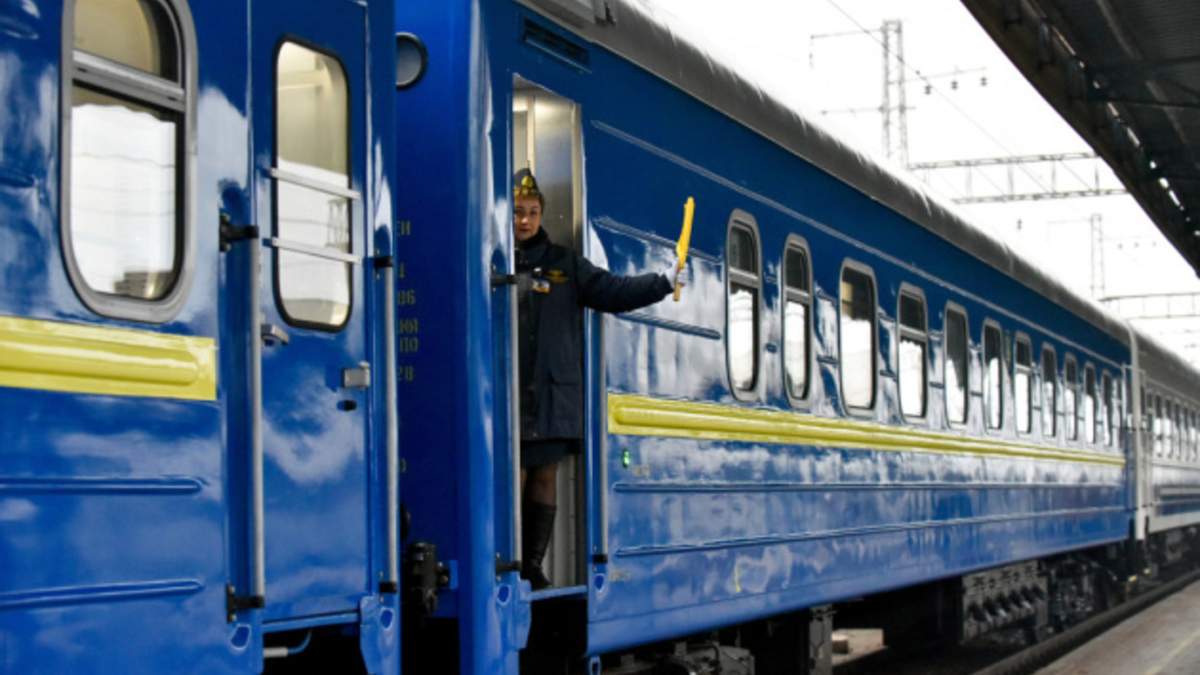 Укрзалізниця вимушена оперативно змінити маршрут трьох поїздів, що прямують до Полтави