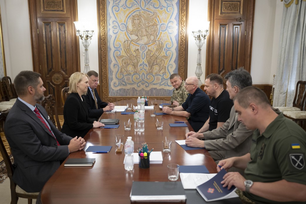 Андрій Єрмак зустрівся з Послом Сполучених Штатів в Україні, заступником голови місії у Посольстві США та аташе з питань оборони