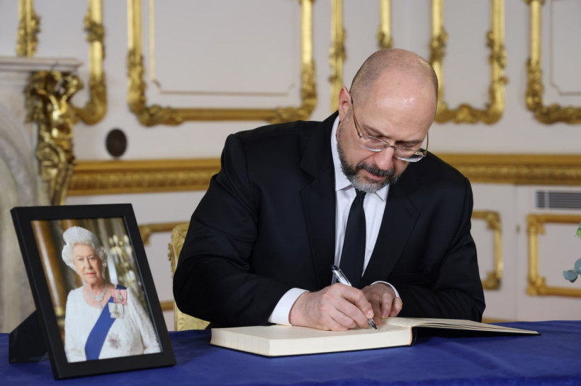 Прем’єр-міністр України взяв участь у процесії публічного прощання з Королевою Єлизаветою ІІ