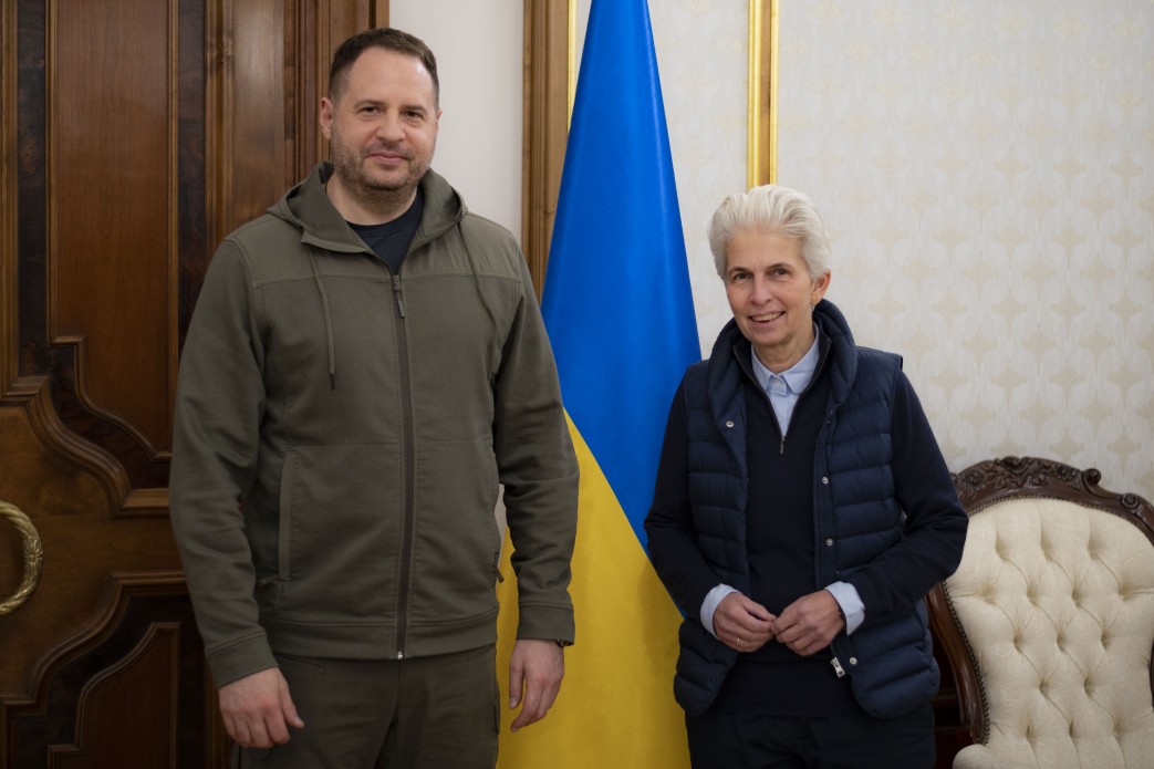 Андрій Єрмак обговорив з головою комітету Бундестагу з питань оборони безпекову допомогу Україні