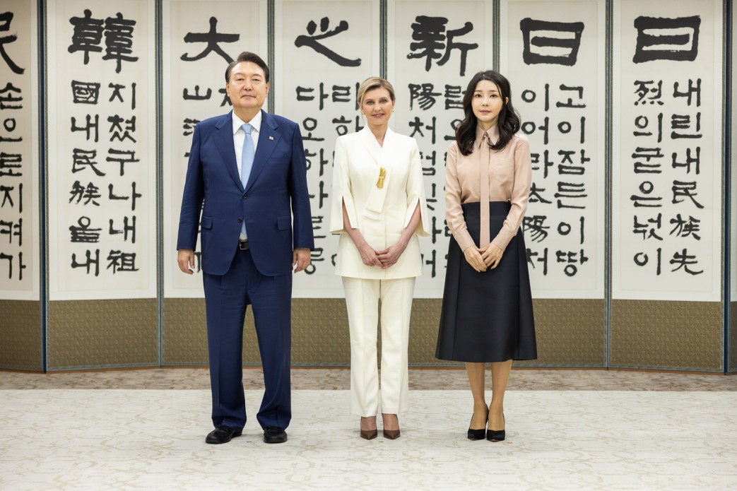 У межах візиту до Республіки Корея Олена Зеленська зустрілася з Президентом Юн Сок Йолем