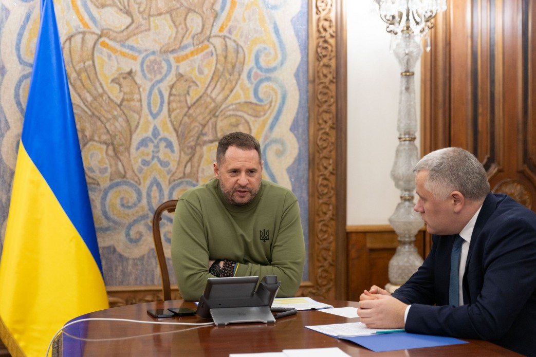 Андрій Єрмак провів телефонну розмову з радником Президента ПАР із питань національної безпеки