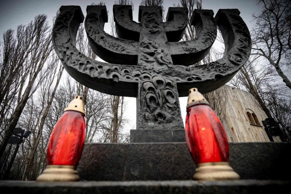 Звернення начальника Полтавської ОВА Філіпа Проніна з нагоди Міжнародного дня пам’яті жертв Голокосту